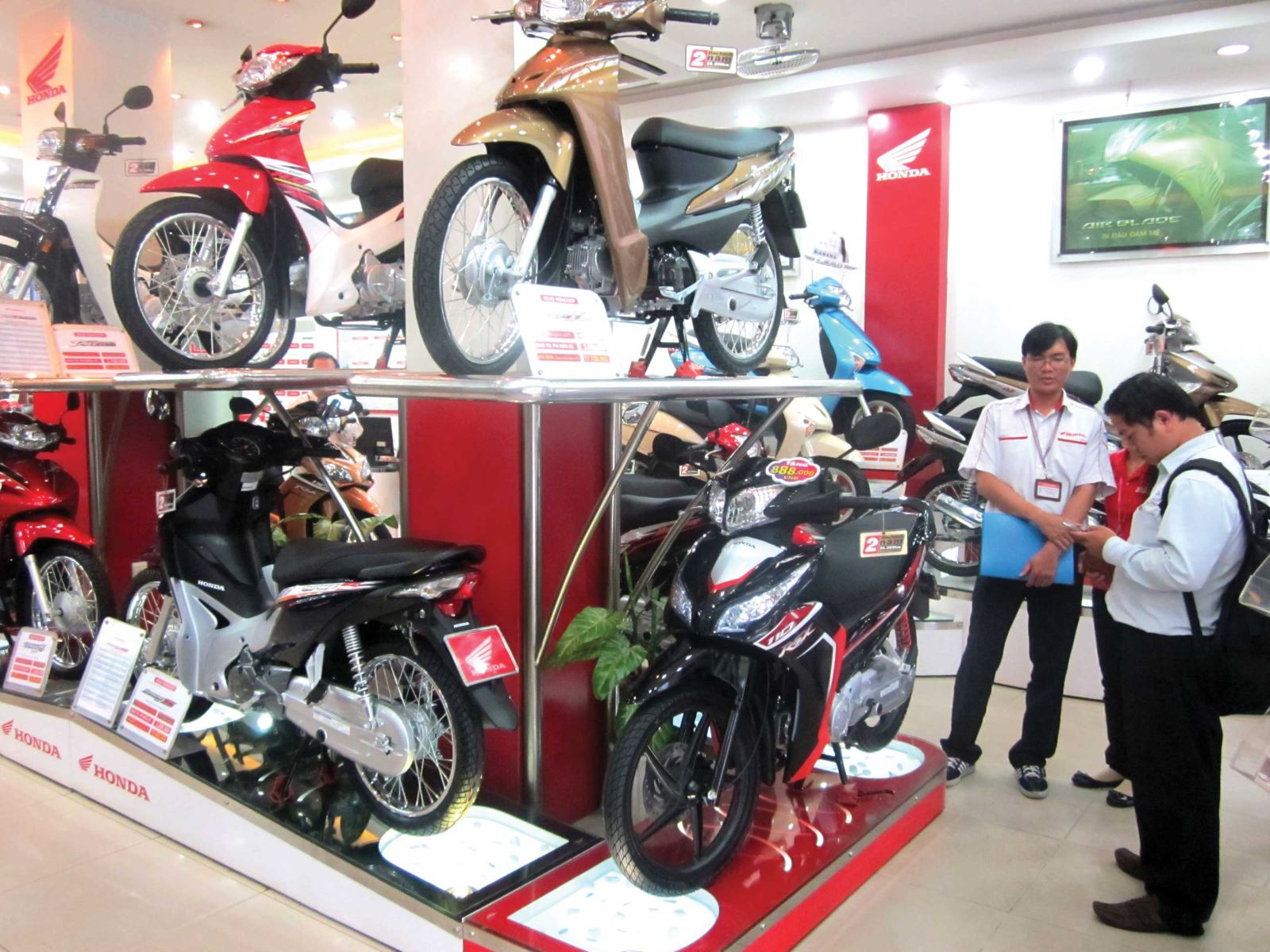 Công ty TNHH Long Thịnh Hoàng ứng dụng công nghệ vào quản lý chuỗi cửa hàng xe máy